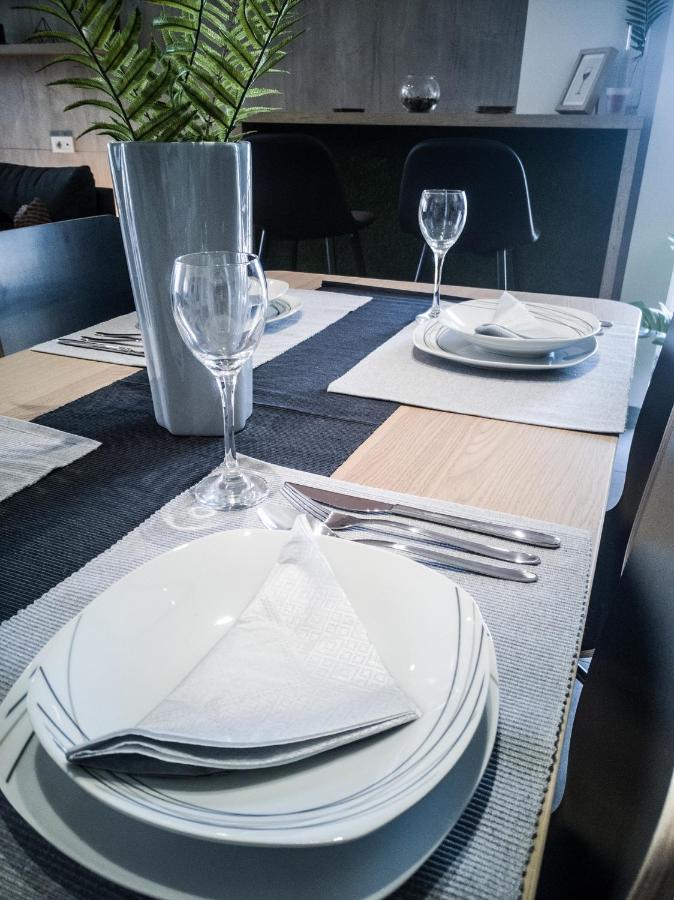 Raw Industrial City Apartment 수보티차 외부 사진